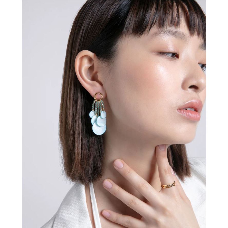 Model wearing VICEROY JEWELS Mod. 13192E100-93 earrings, silver 925°, multifunction with quartz movement, official packaging included.