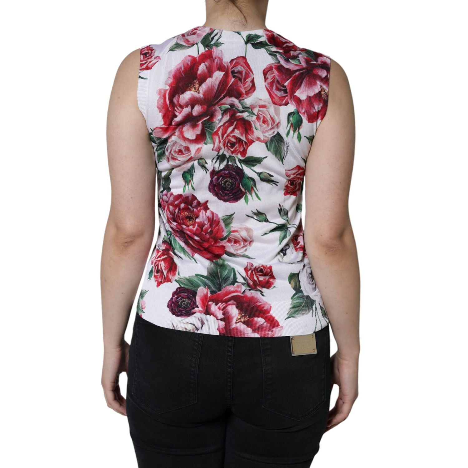 Front view with bag zipped and handles upright.
