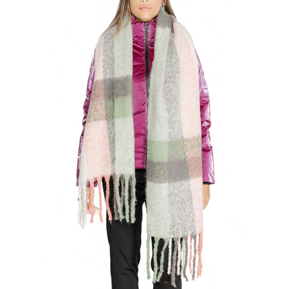 Woman wearing Only Gray Recycled Polyester Scarf with checkered design, showcasing its style and sustainability.
