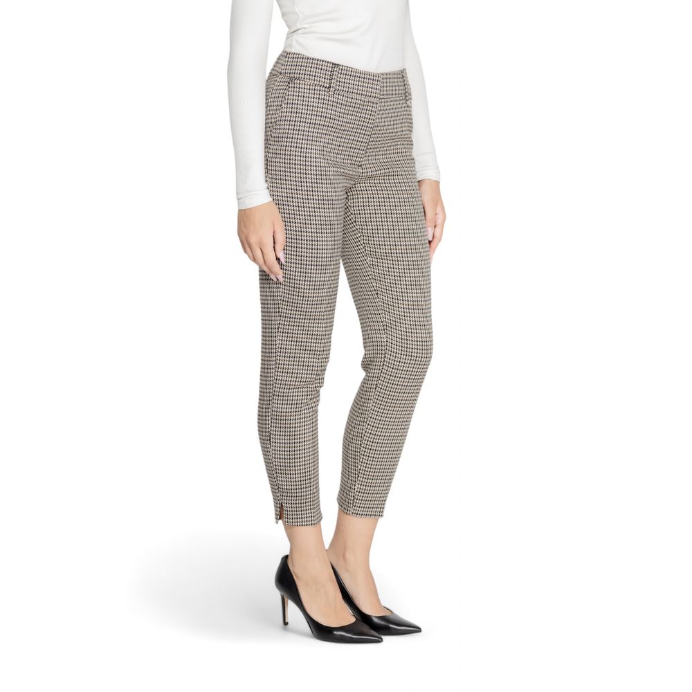 Alt Tag: Women wearing Only Beige Polyester Pant from Fall/Winter collection, featuring 64% polyester, 34% viscose, and 2% elastane.