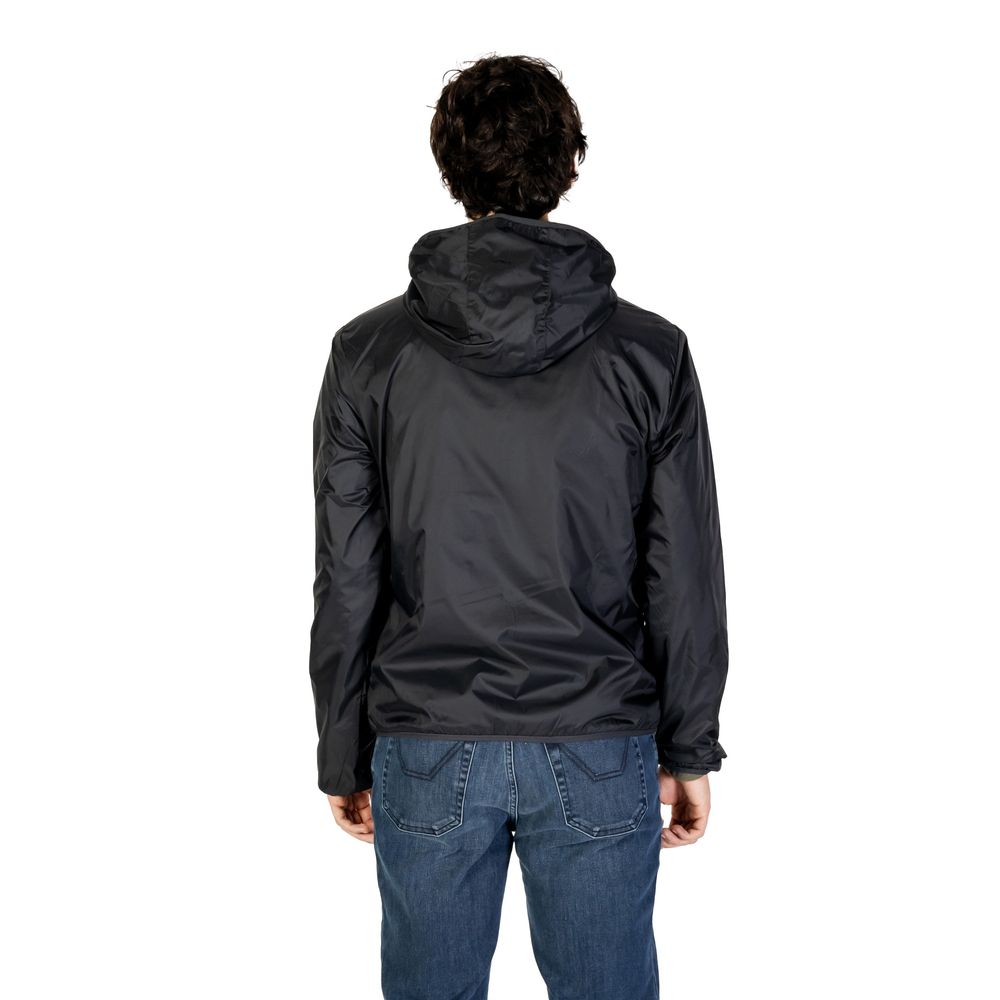 Front view with bag zipped and handles upright.