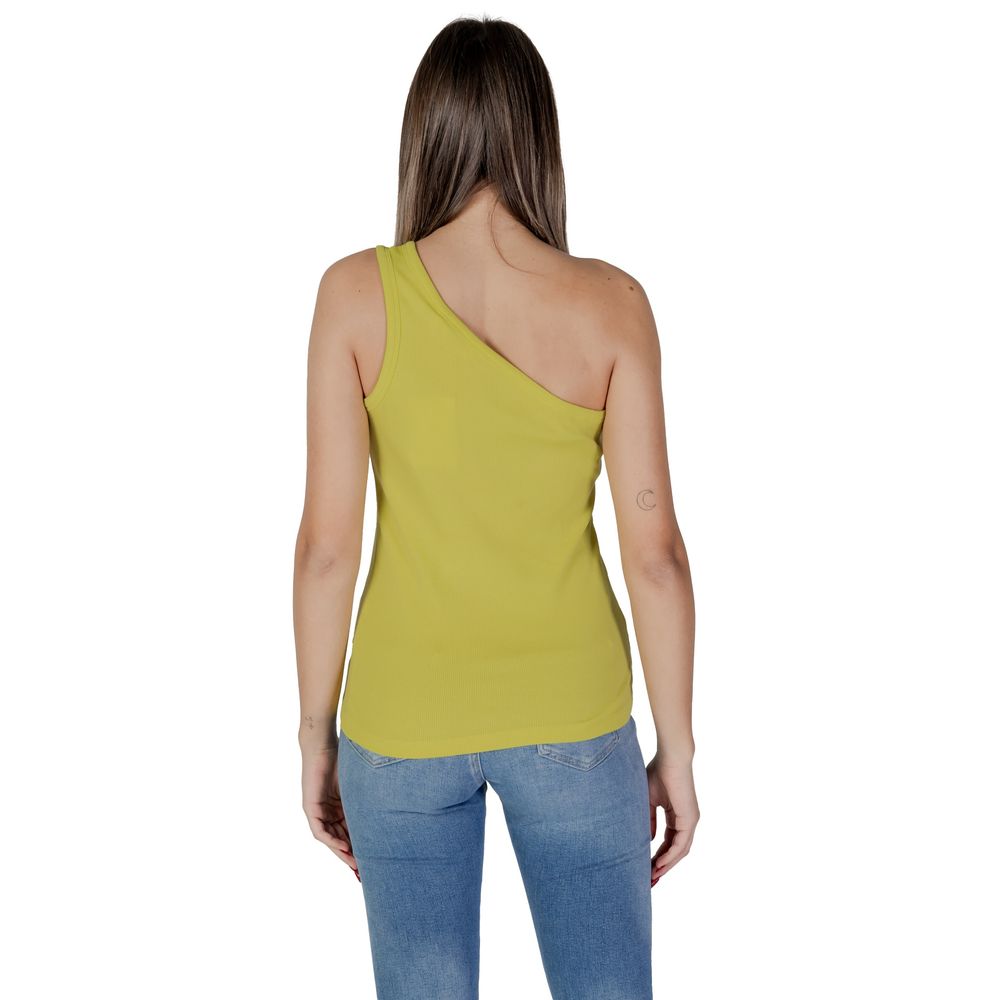 B.Young Yellow Cotton Top