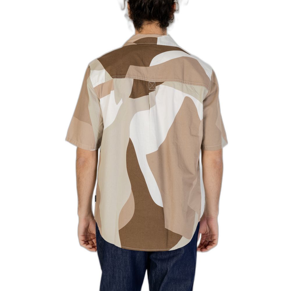 Front view with bag zipped and handles upright.