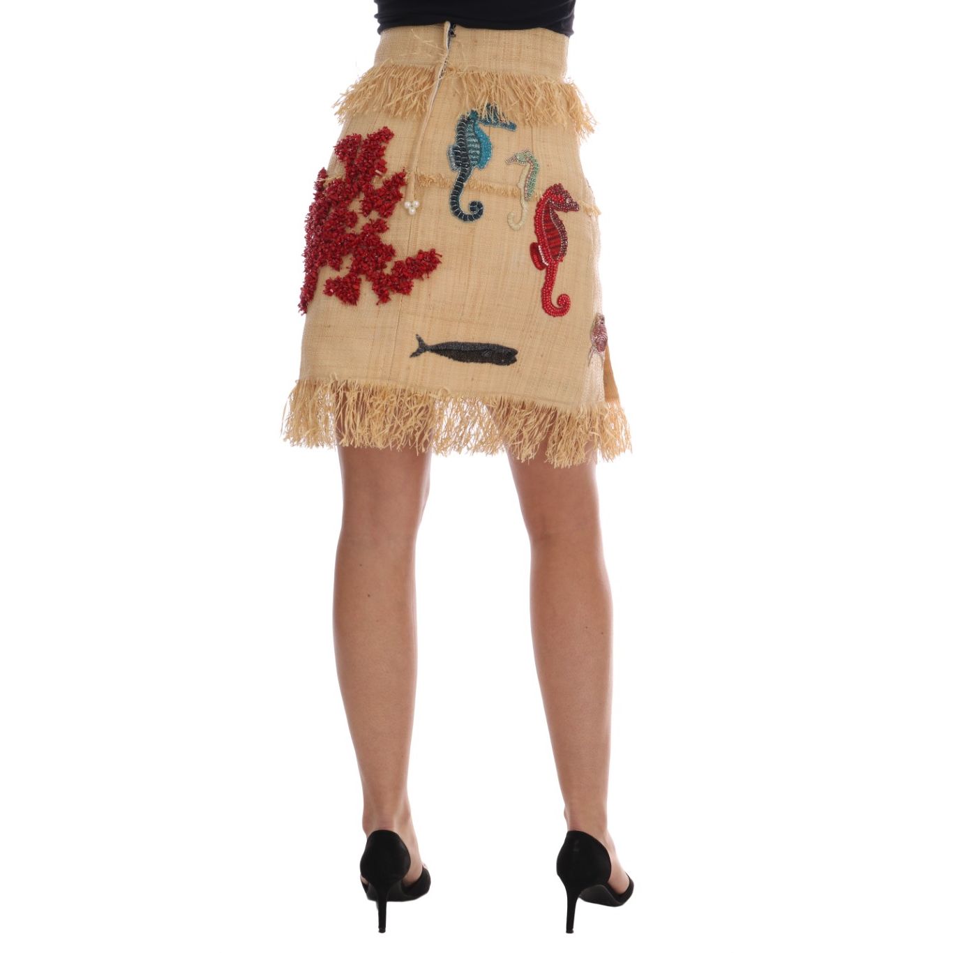 Front view with bag zipped and handles upright.