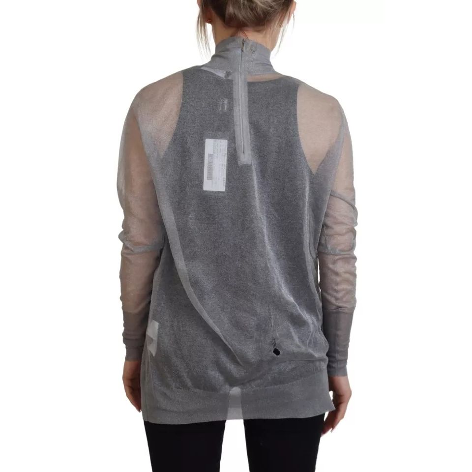 Front view with bag zipped and handles upright.