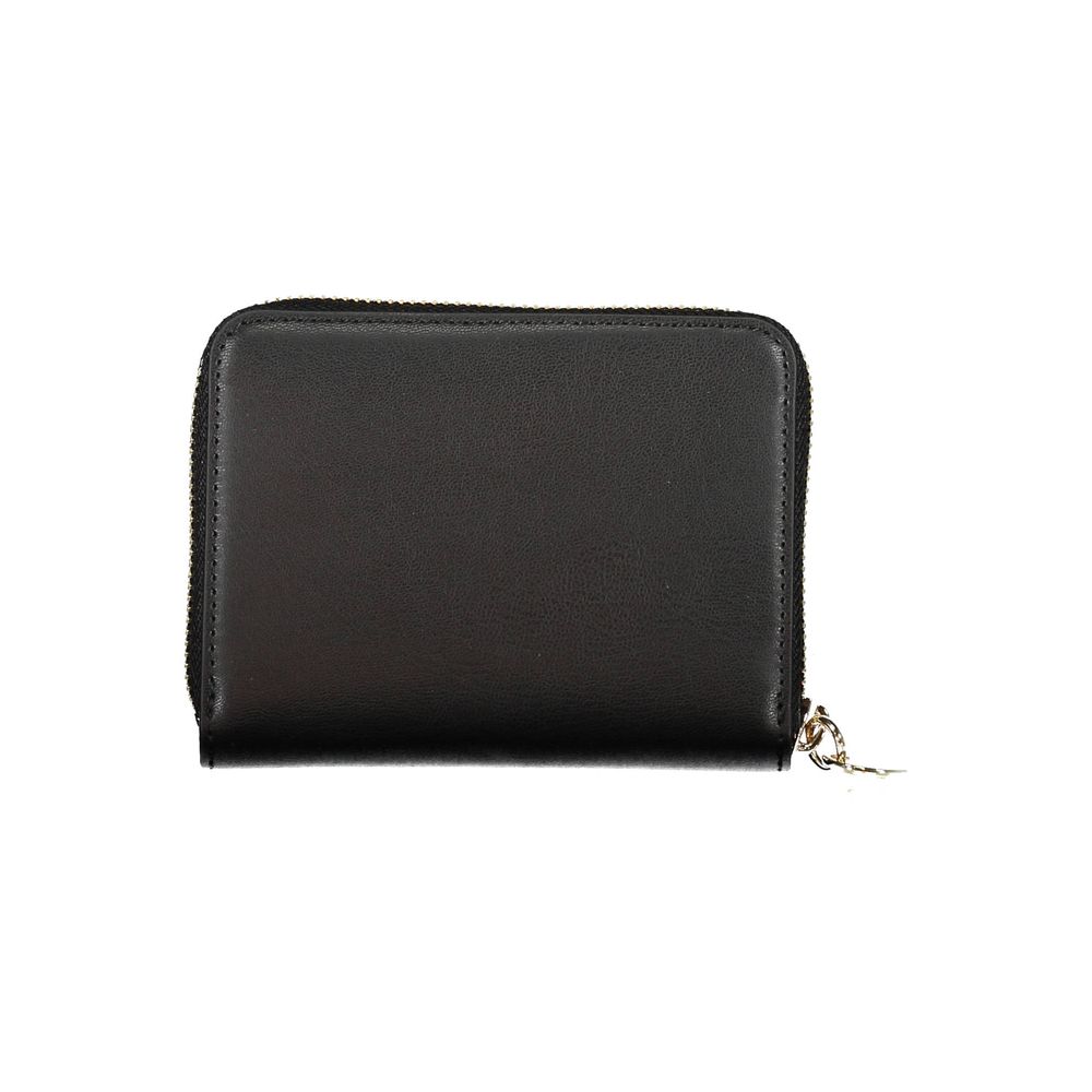 Front view with bag zipped and handles upright.