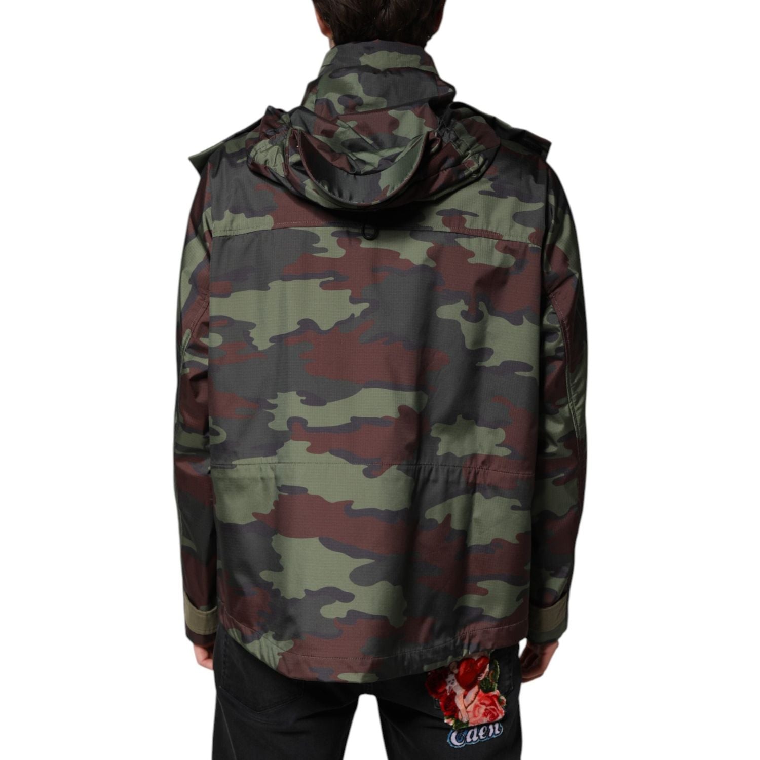 Front view with bag zipped and handles upright.