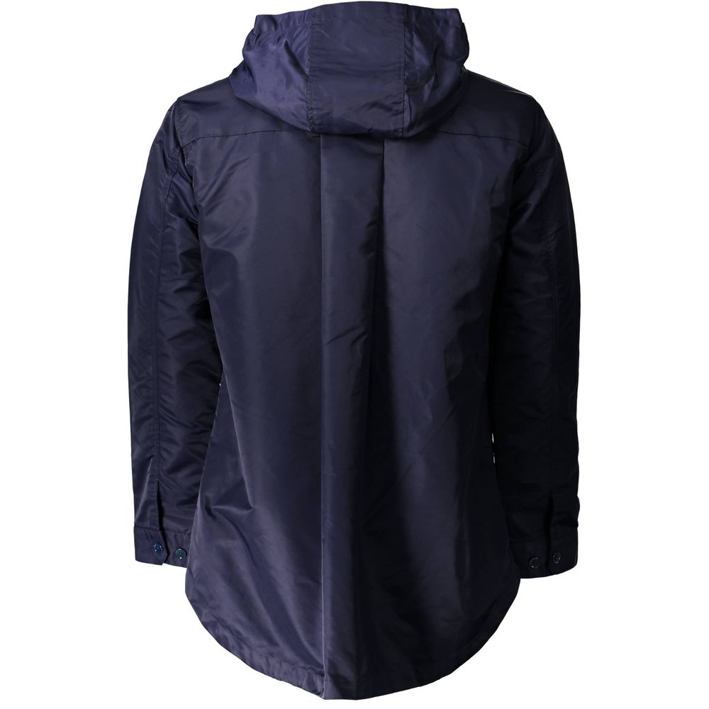 Front view with bag zipped and handles upright.