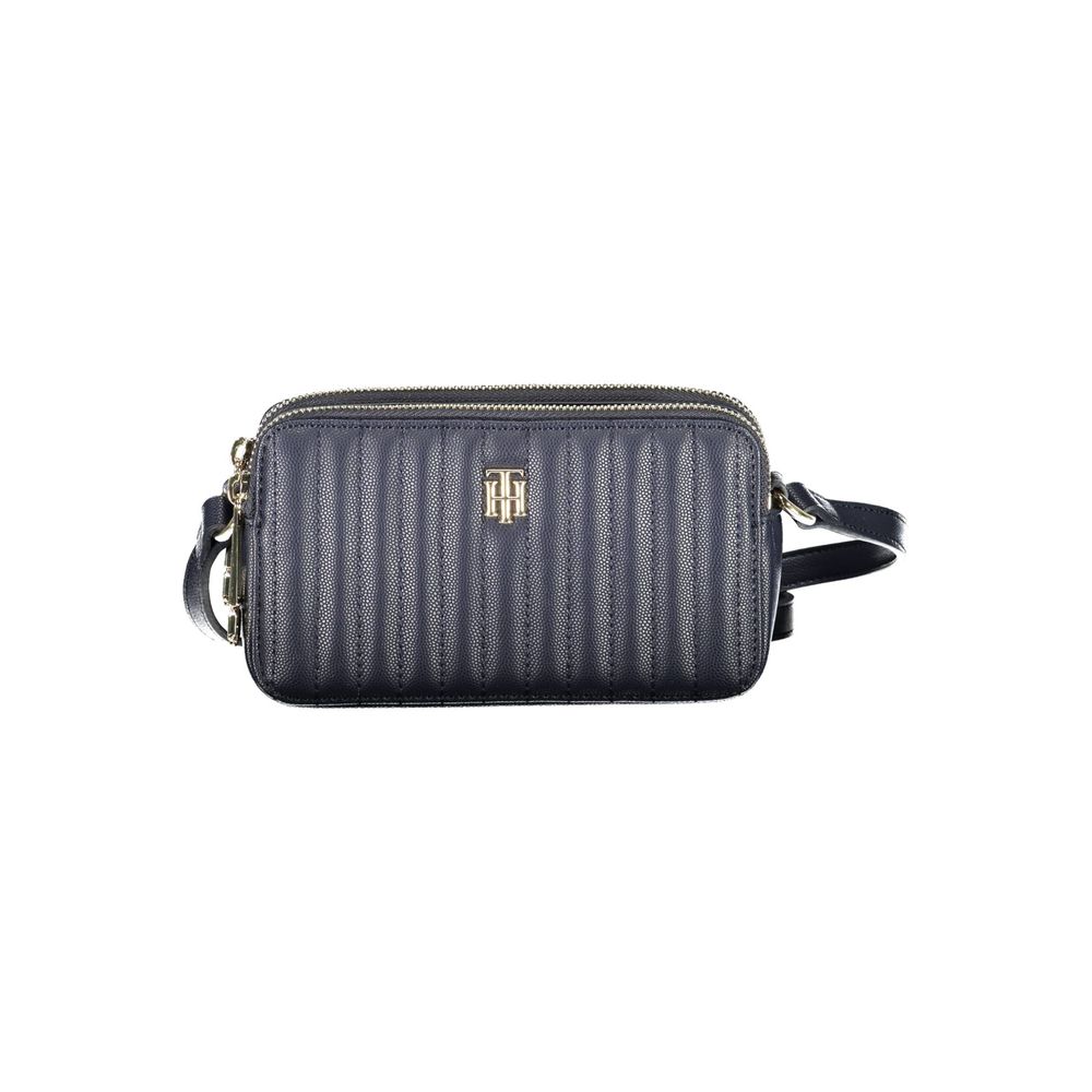 Front view with bag zipped and handles upright.