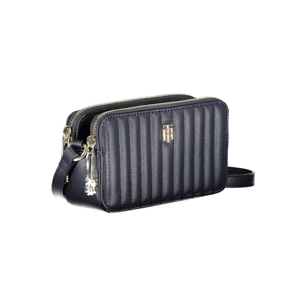 Front view with bag zipped and handles upright.