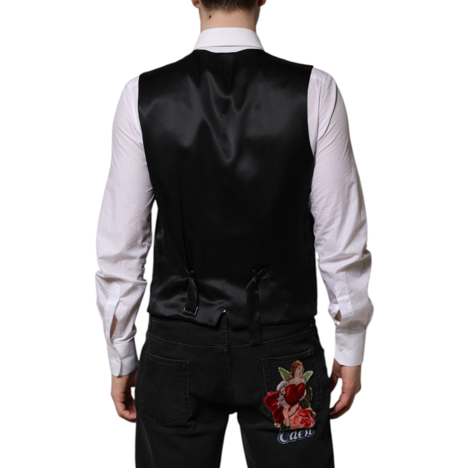 Front view with bag zipped and handles upright.