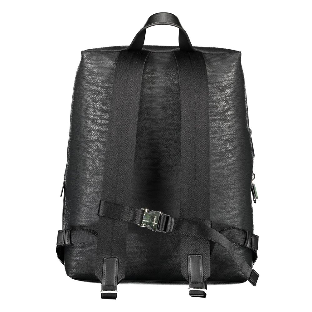 Front view with bag zipped and handles upright.