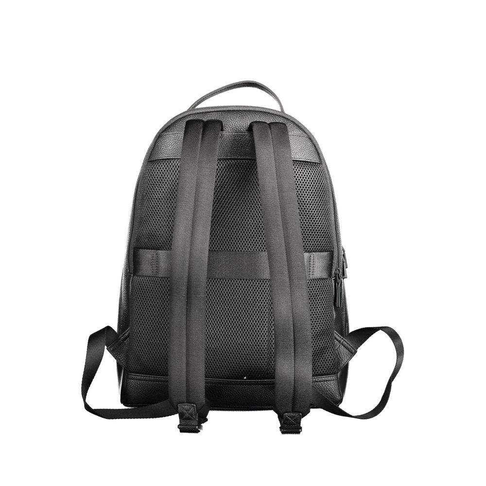 Front view with bag zipped and handles upright.