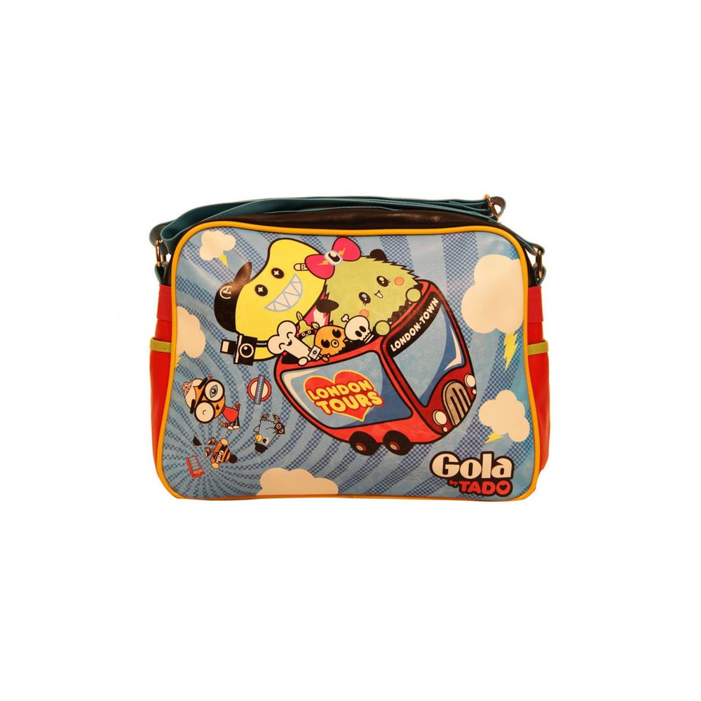 Front view with bag zipped and handles upright.