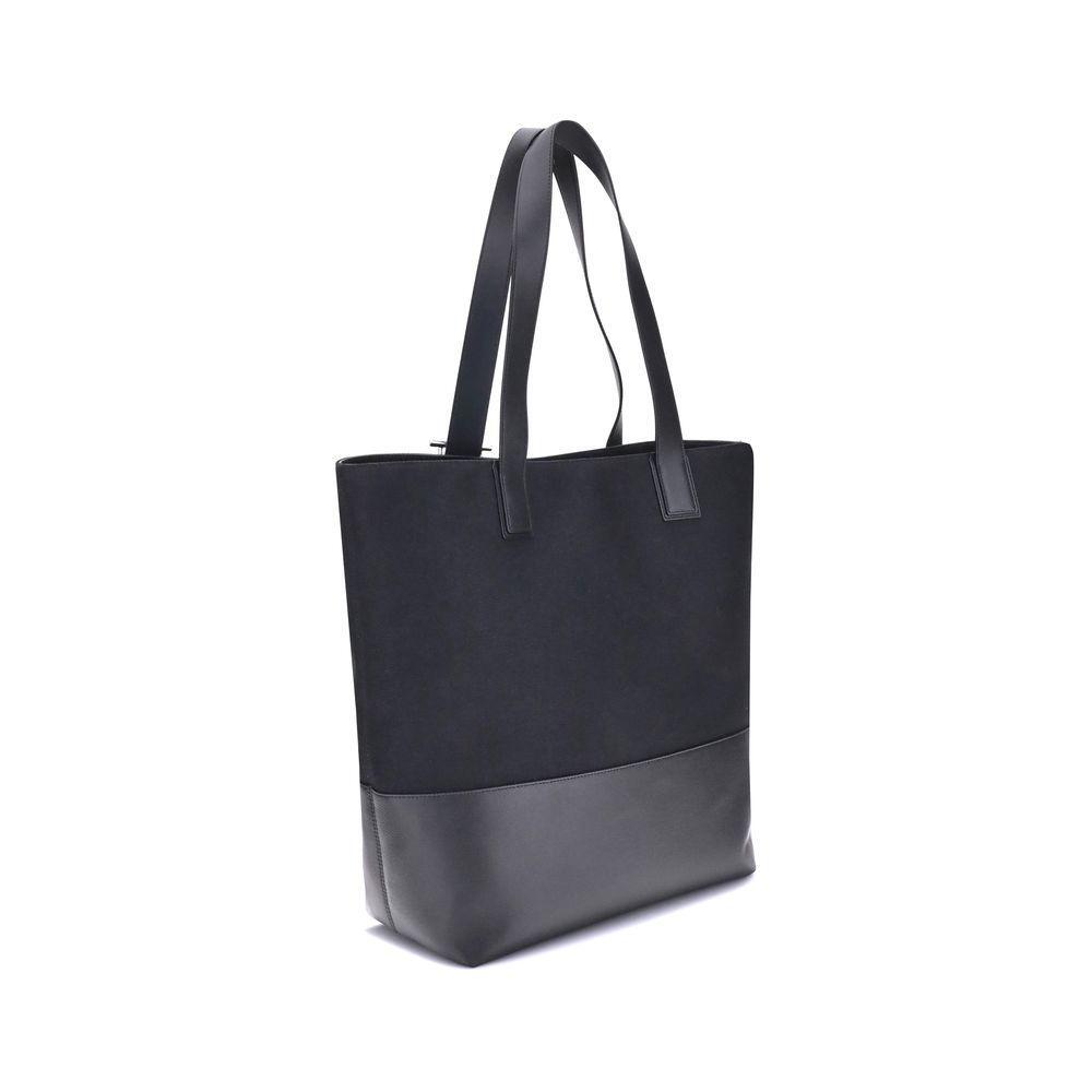 Front view with bag zipped and handles upright.