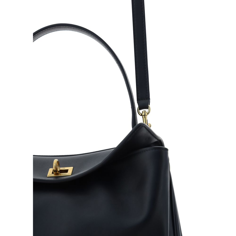 Front view with bag zipped and handles upright.