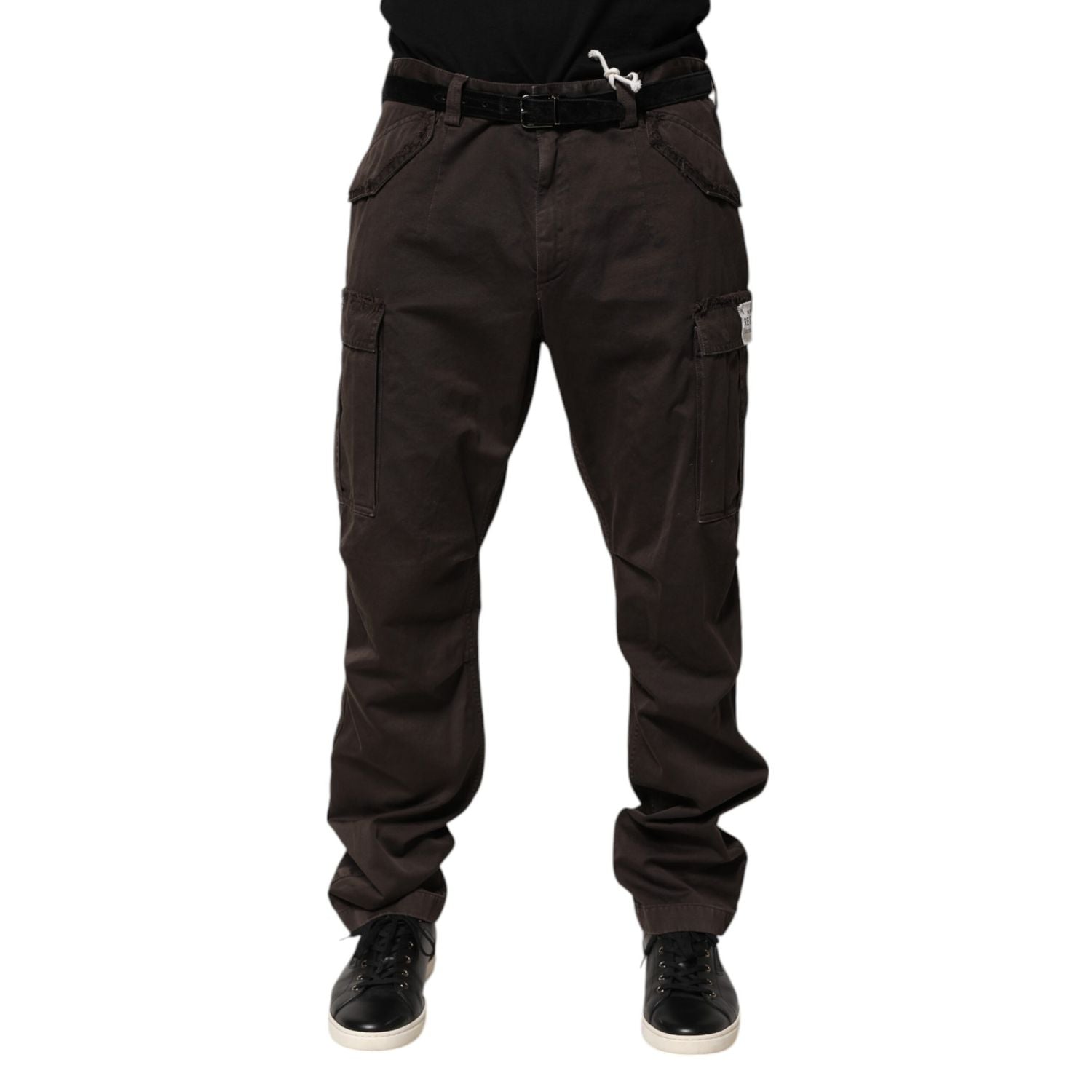 Front view with bag zipped and handles upright.