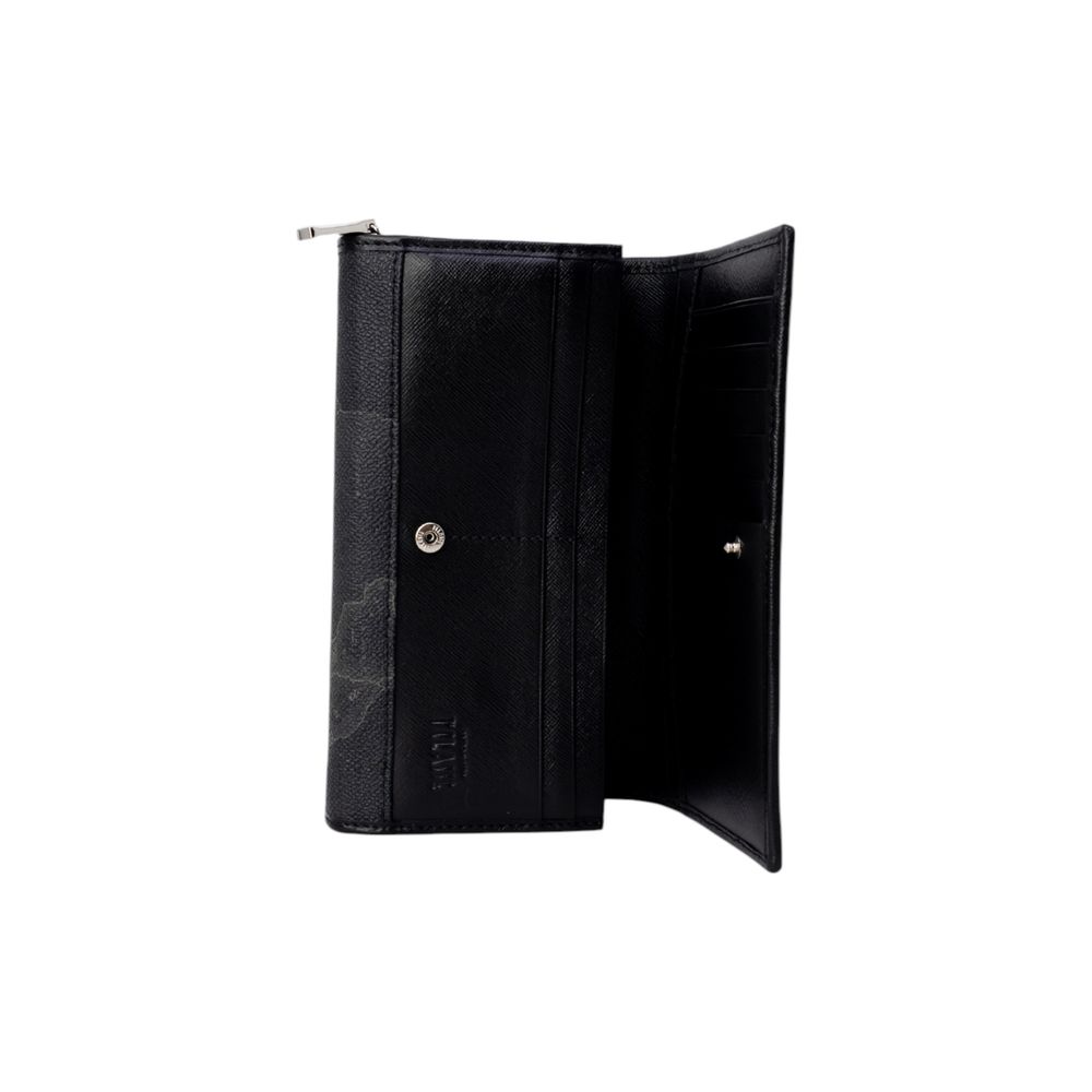 Front view with bag zipped and handles upright.
