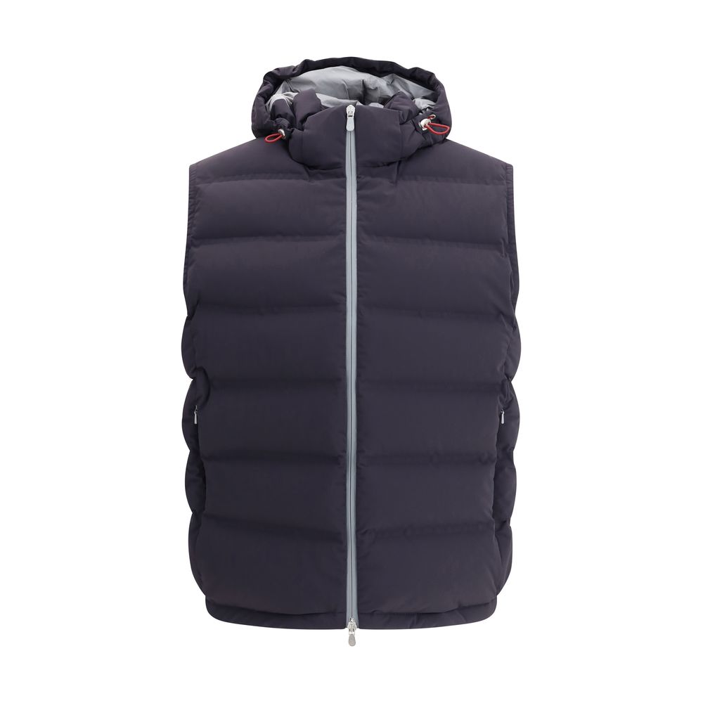 Front view with bag zipped and handles upright.