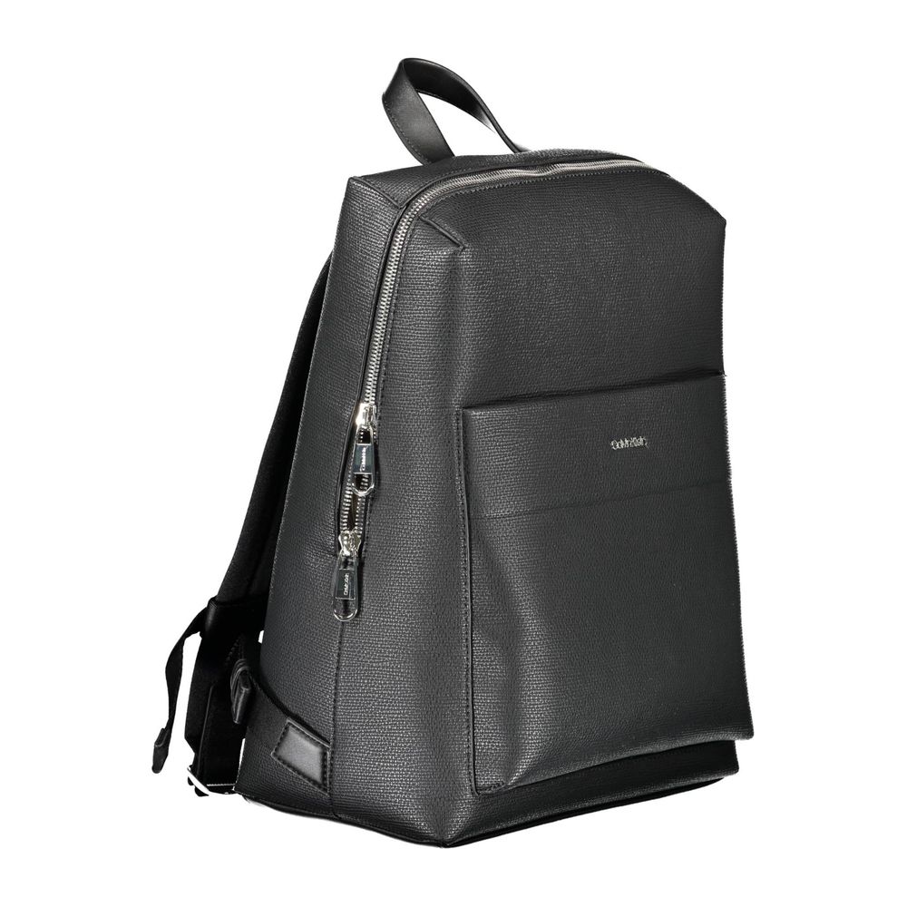 Front view with bag zipped and handles upright.