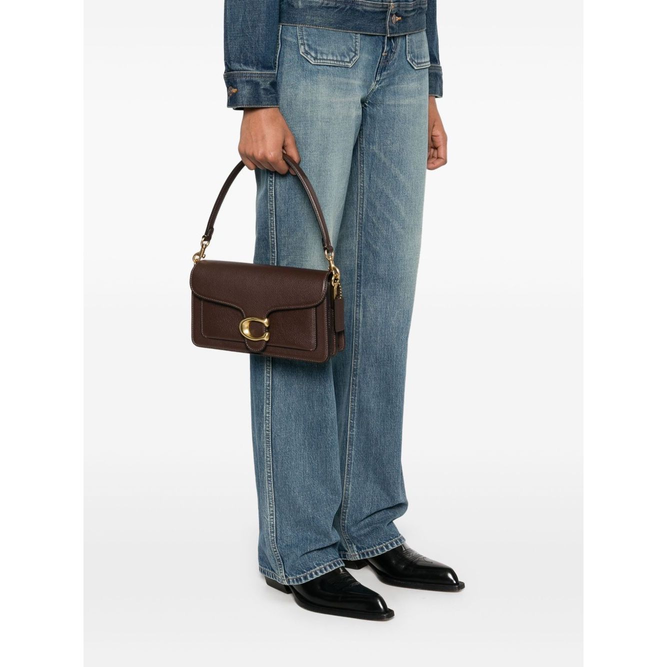 Front view with bag zipped and handles upright.