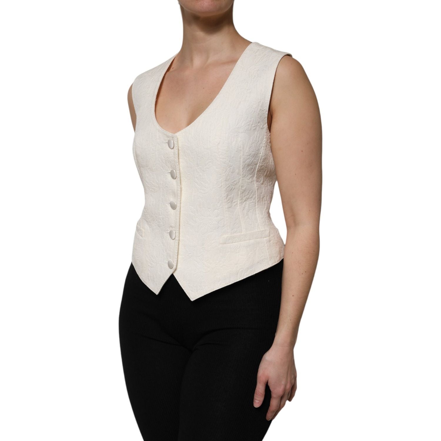 Front view with bag zipped and handles upright.