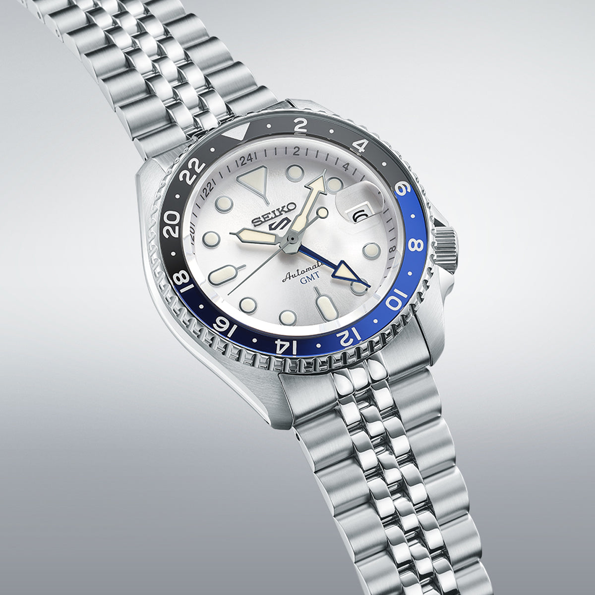 SEIKO 5 Mod. SPORTS AUTOMATIC GMT - WHITE watch with stainless steel bracelet and 42mm case, water resistant to 10 ATM.