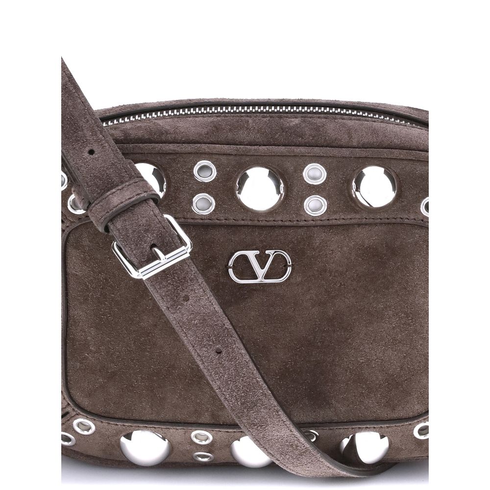 Front view with bag zipped and handles upright.